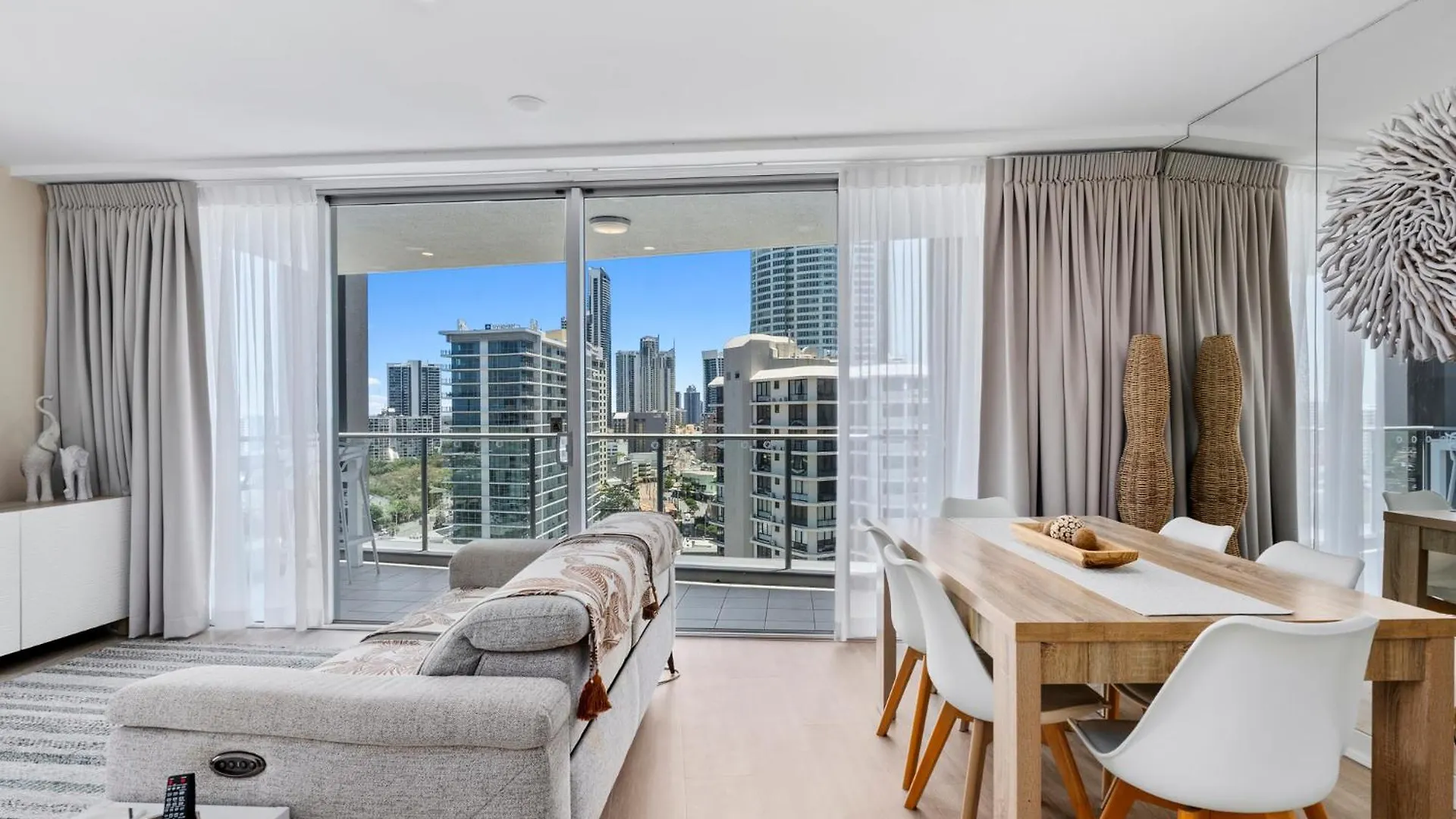 Artique - Hosted By Coastal Letting Apartment Gold Coast