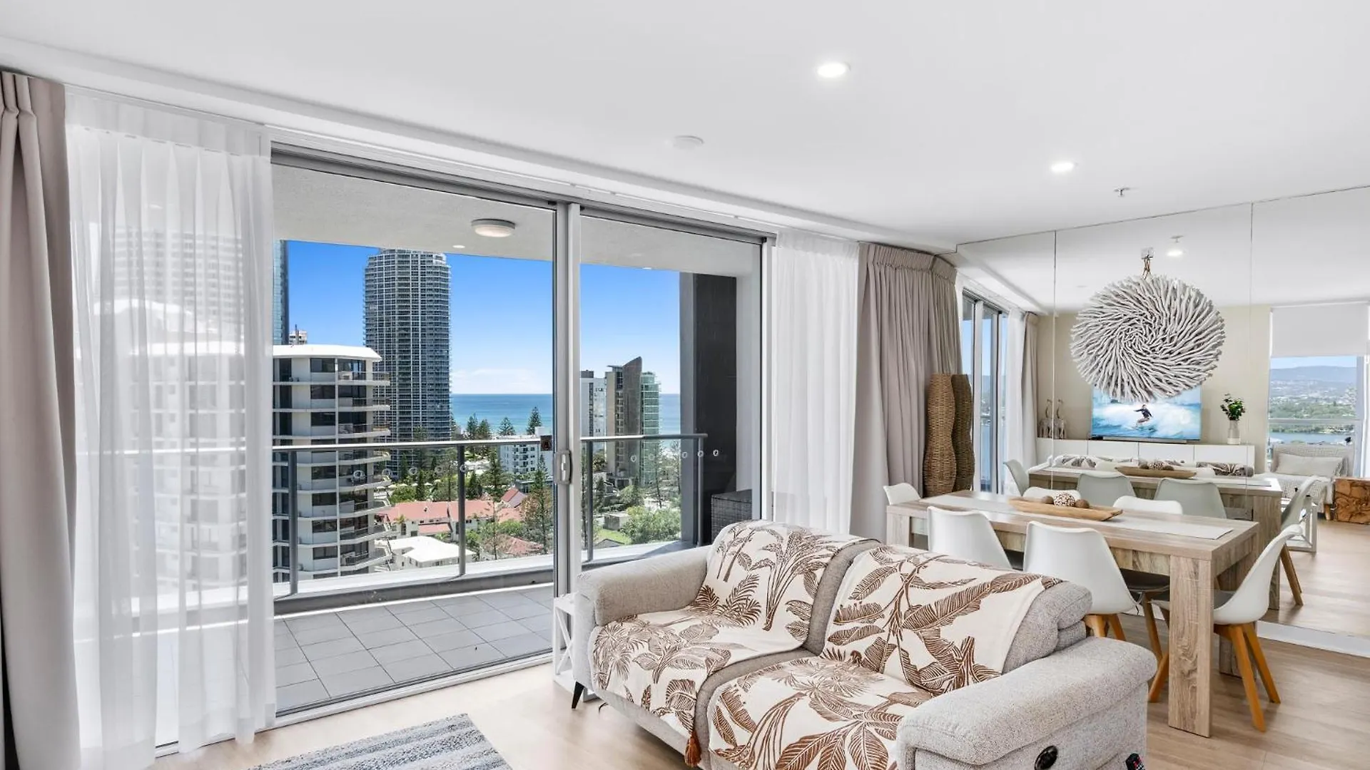 Artique - Hosted By Coastal Letting Apartment Gold Coast